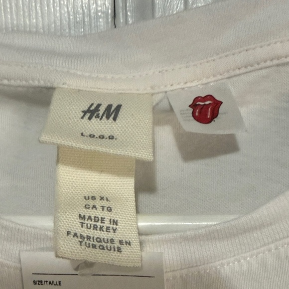 H&M Women’s White Tee with Red Graphic The Rolling Stones NWT - Picture 2 of 4